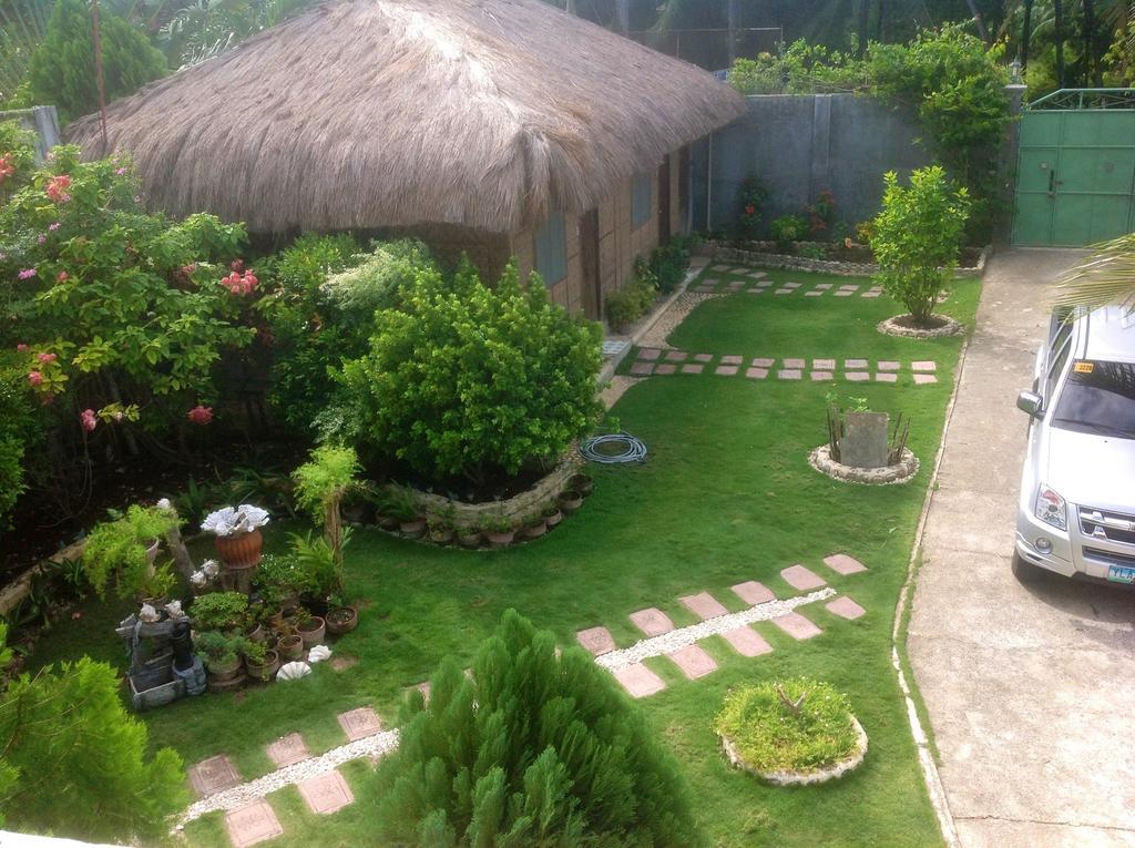 Oslob Garden Stay Beach Resort Exterior photo