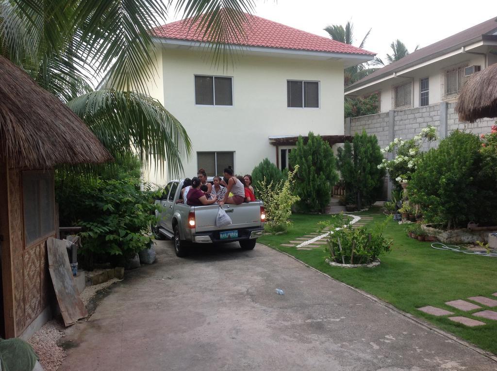 Oslob Garden Stay Beach Resort Exterior photo