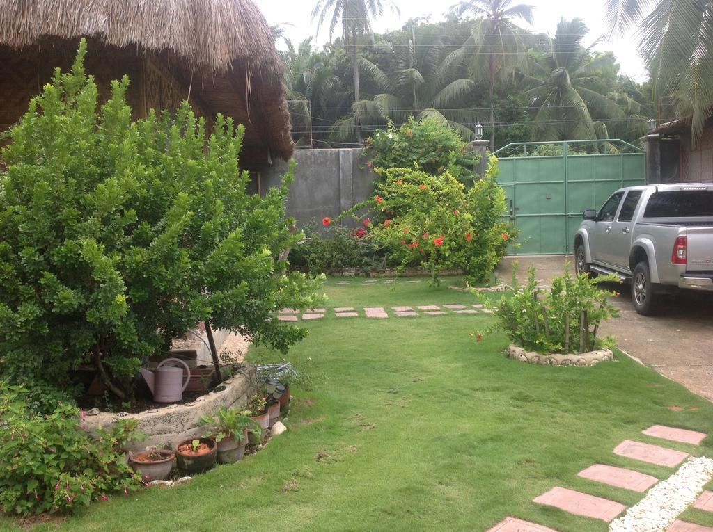 Oslob Garden Stay Beach Resort Exterior photo